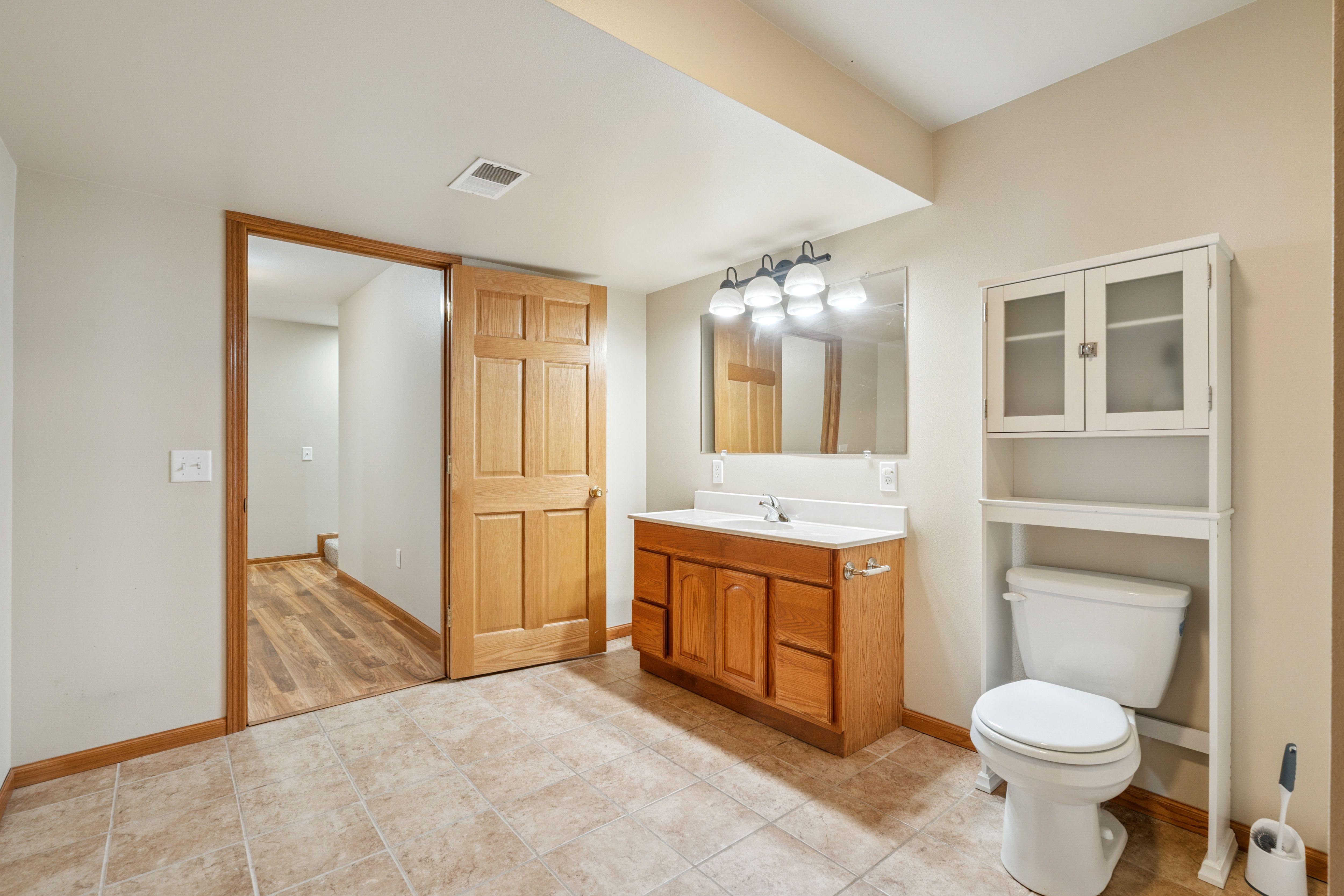 Listing Photo: 39-212 780 Country Club Ct